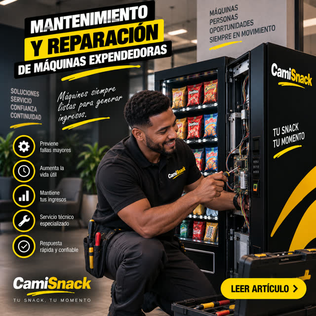 Técnico de CamiSnack dando servicio al interior de una máquina expendedora